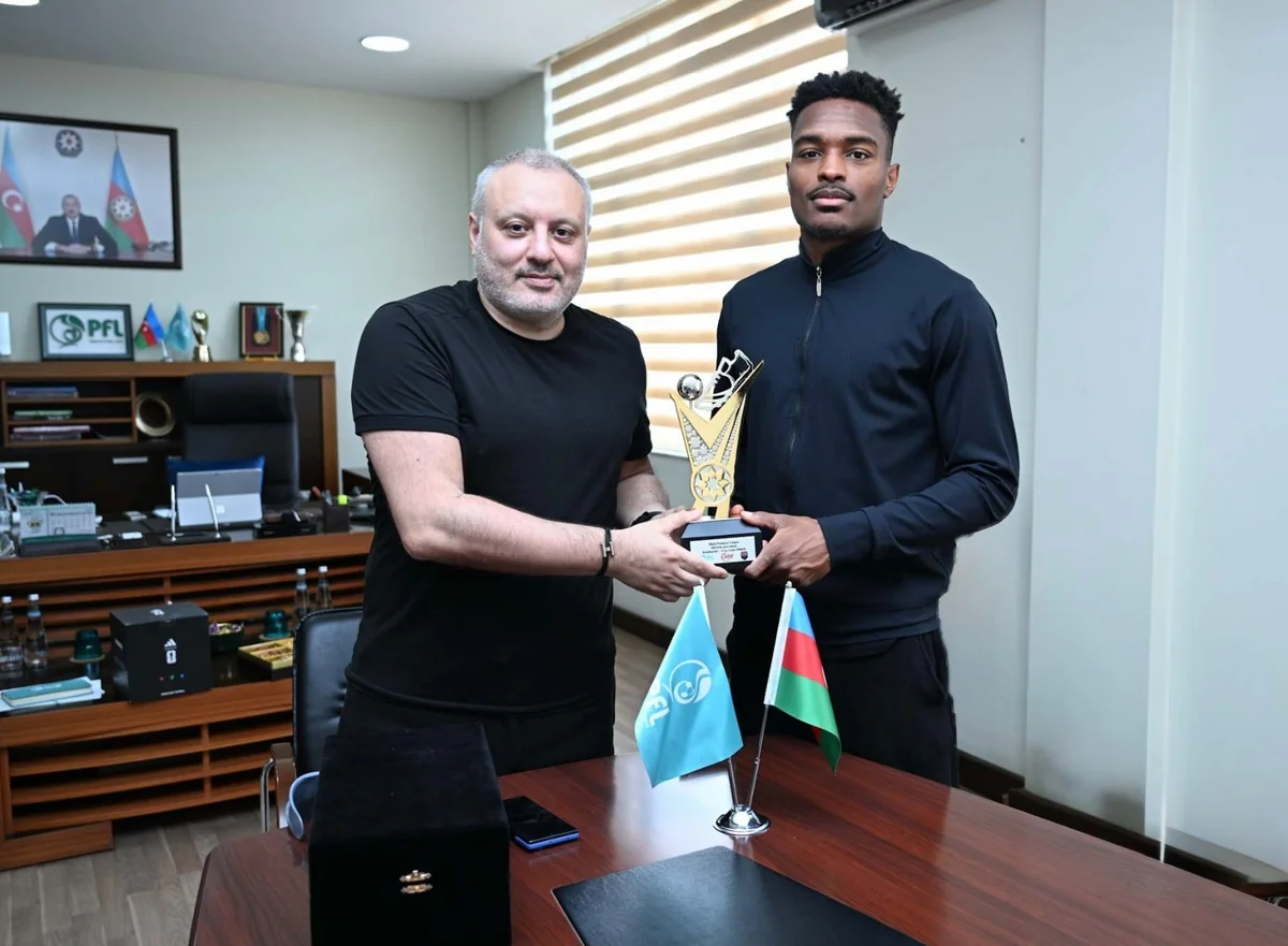 Joy-Lance Mickels receives Misli Premier League top scorer award