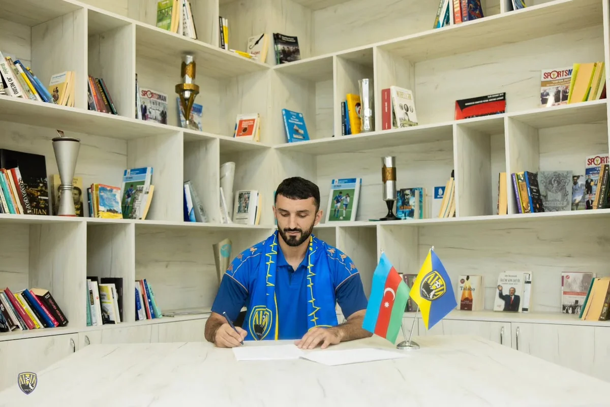 Kəpəz Signs Vadim Abdullayev