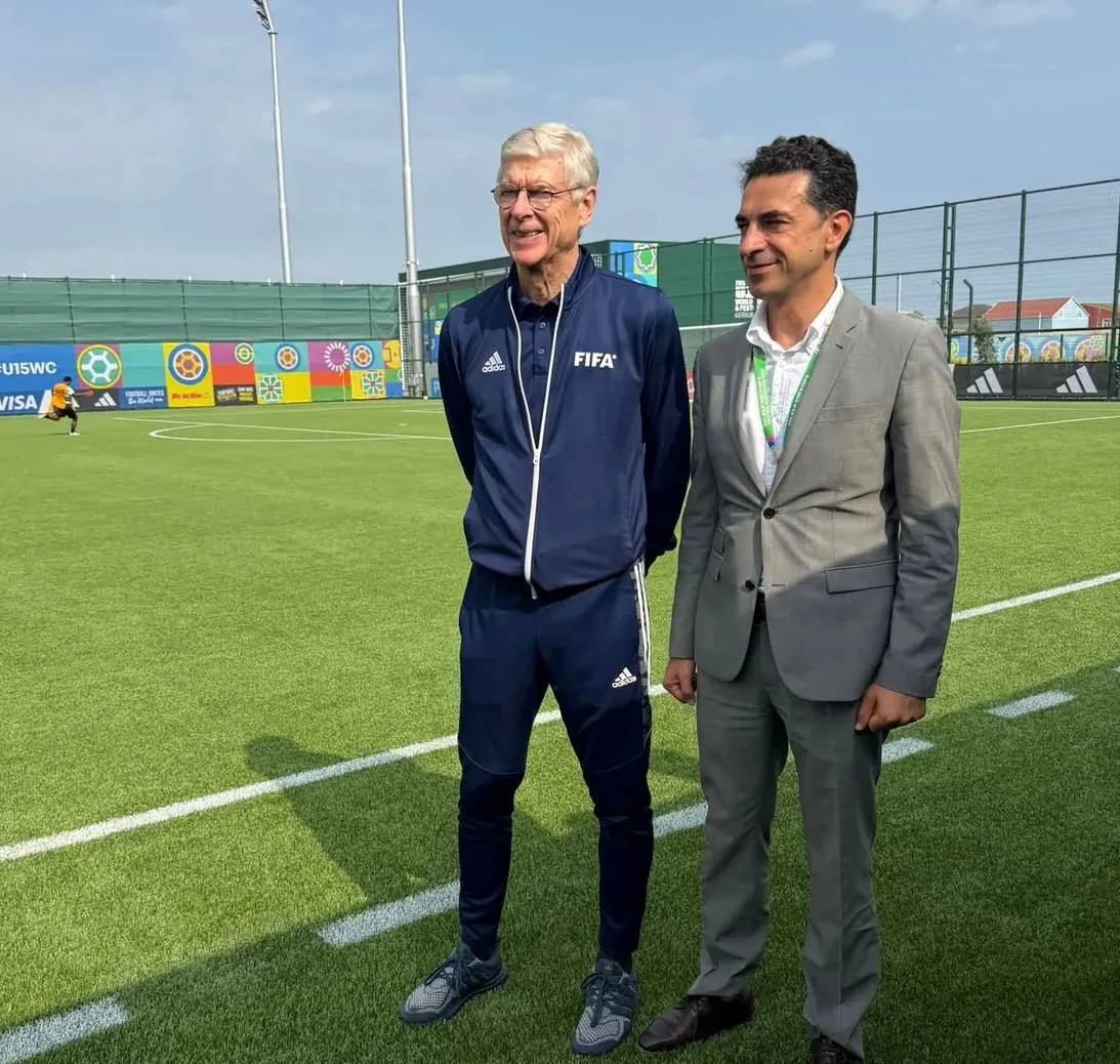 Arsène Wenger Visits Baku for U-15 World Championship