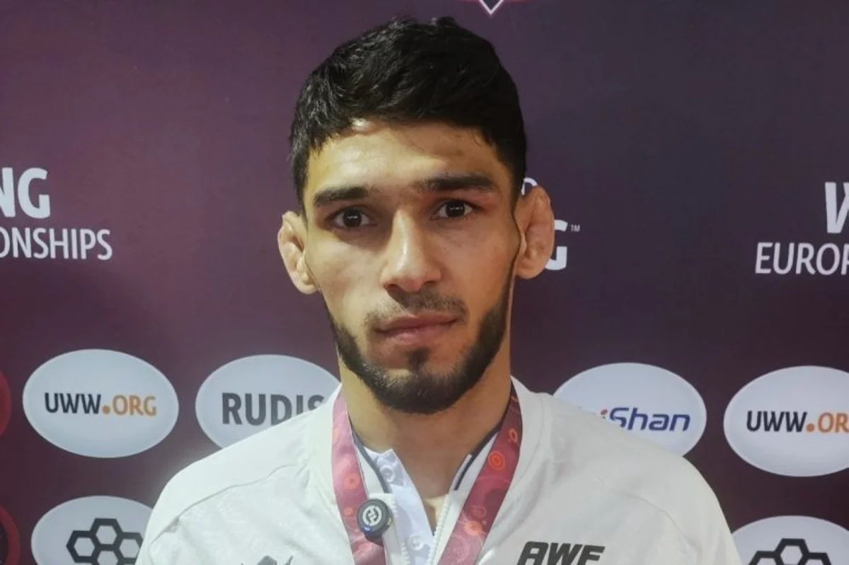 World Championship: Another Wrestler Advances to Final