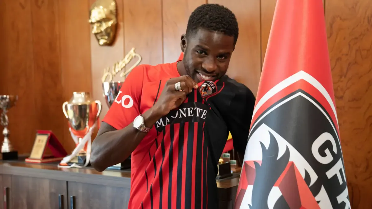 Türkiyədə futbolçunu silahla təhdit etdilər - VİDEO