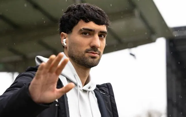 Emreli sabiq komandasına qarşı mübarizə aparıb