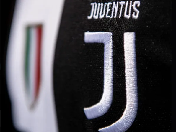 Yuventus Avropanın zirvəsinə qayıdır Qoca Sinioradan milyardlıq transfer siyahısı