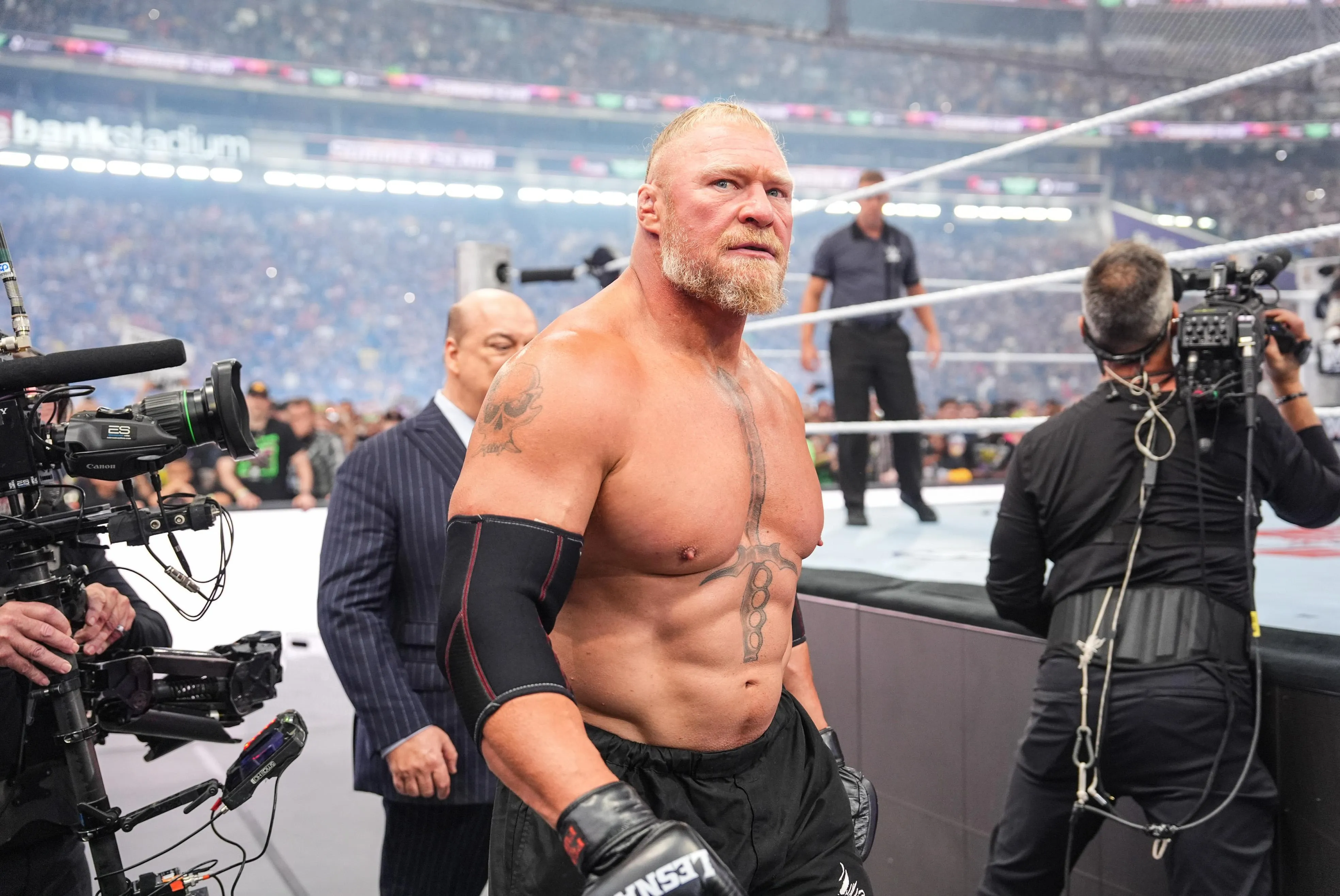Brok Lesnar peşəkar güləşdən və döyüş idmanlarından getdiyini açıqlayıb